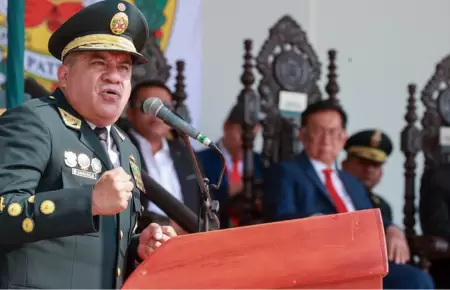 �scar Arriola en graduaci�n de m�s de 300 polic�as en Chiclayo