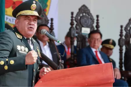 �scar Arriola en graduaci�n de m�s de 300 polic�as en Chiclayo