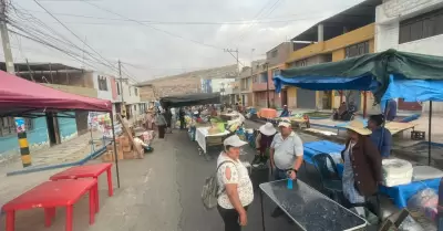 Comerciantes ocupan calles.