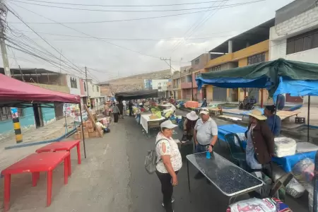 Comerciantes ocupan calles.