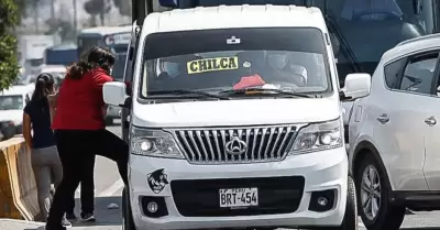 Congreso aprob� ampliar el uso de taxis colectivos hasta 2031