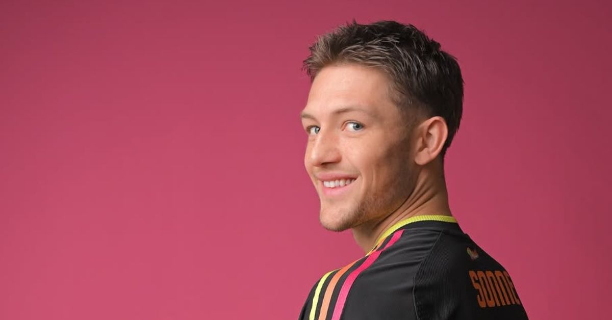 Oliver Sonne presume a su bebé luciendo la camiseta de la selección peruana