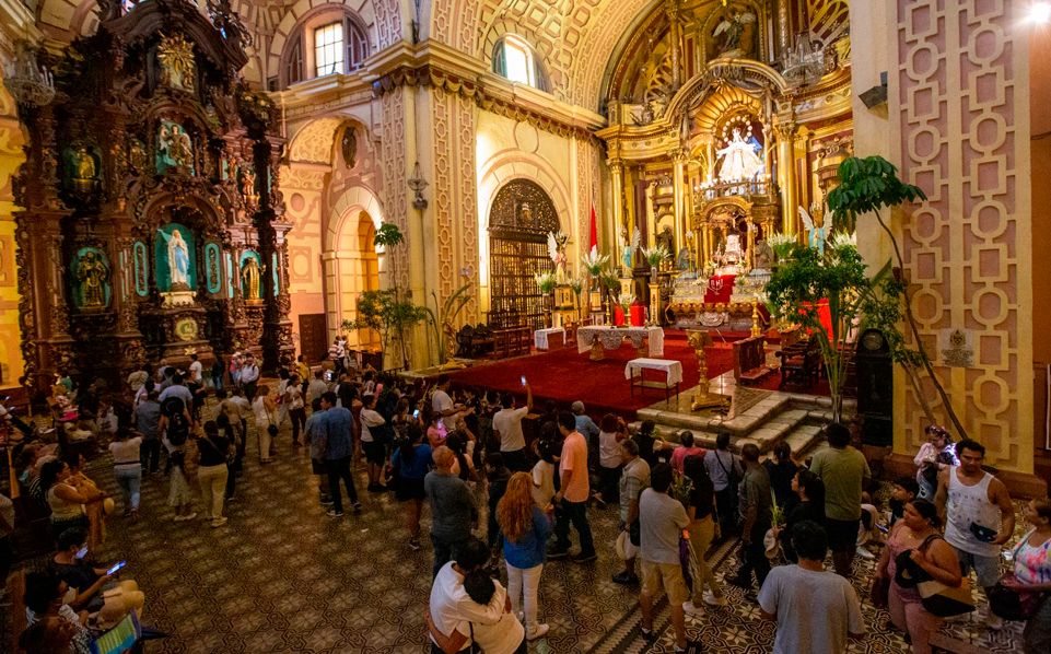 Recorrido que conmemora los pasos de Jes�s antes de su crucifixi�n y posterior resurrecci�n.