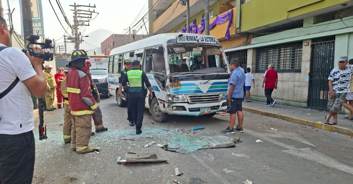 Rímac: Accidente vehicular deja 20 heridos tras choque entre buses de transporte