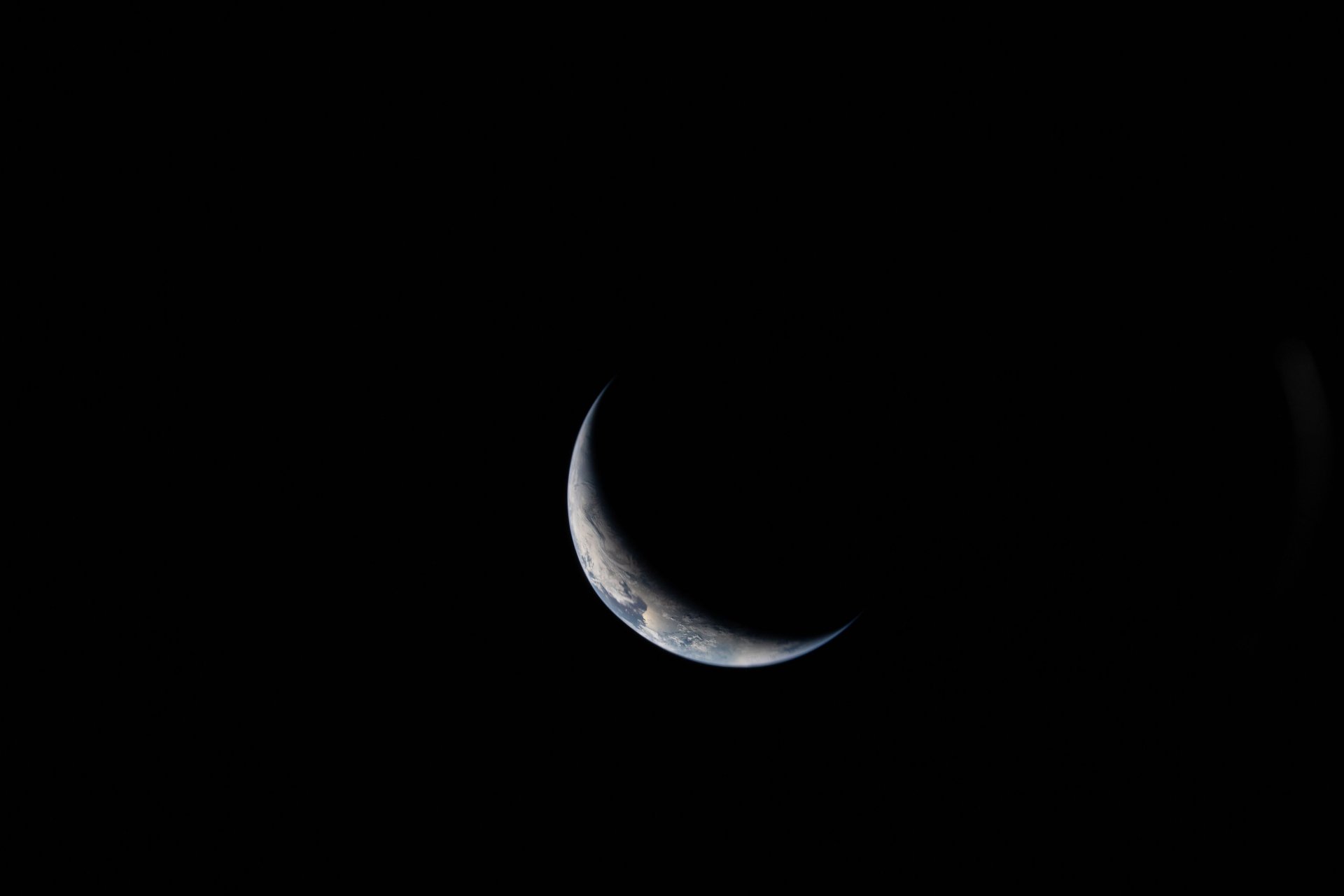 Imagen captada de la Tierra por los astronautas de Artemis II