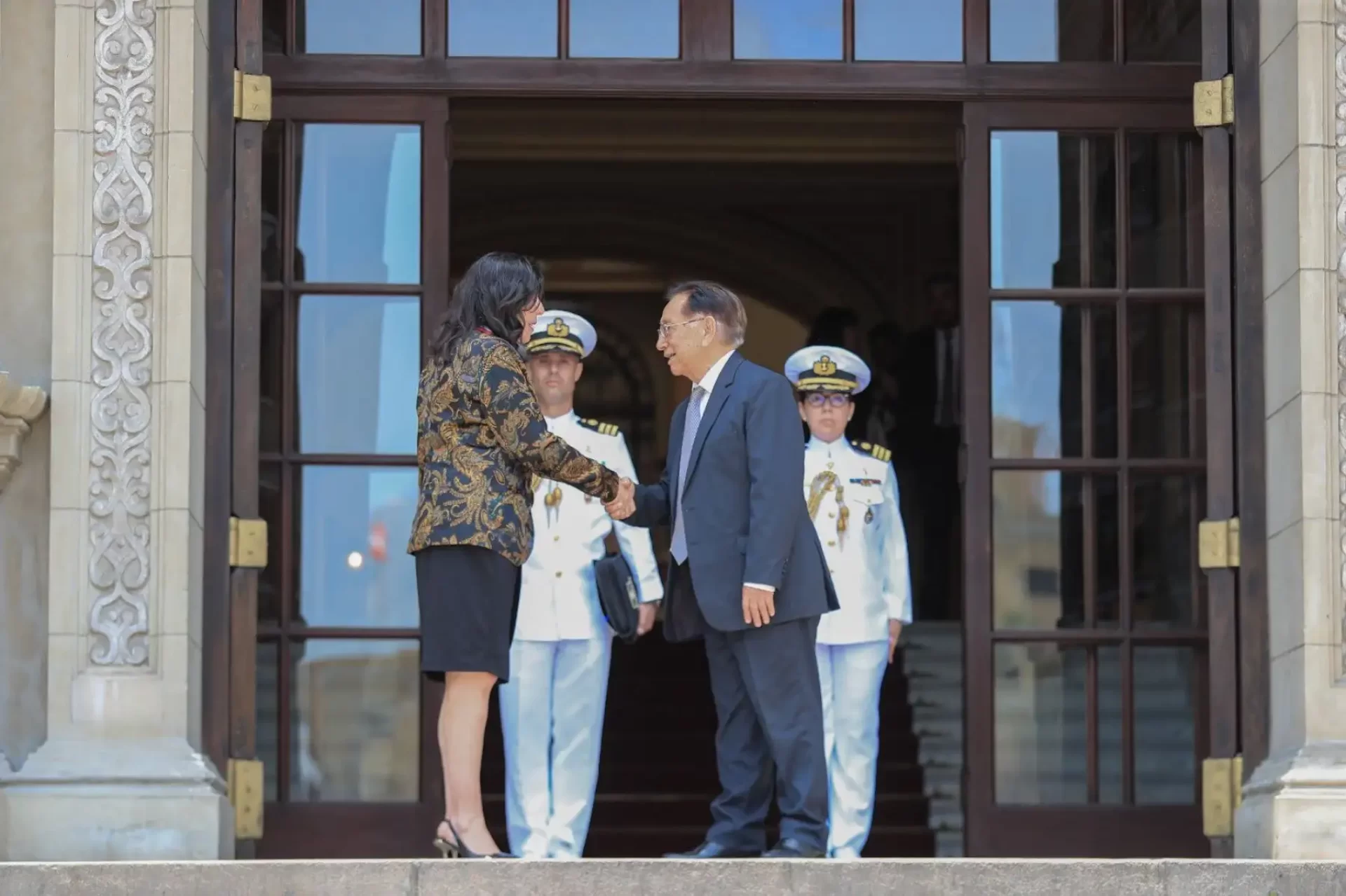 Tello y Balc�zar se reunieron el Palacio de Gobierno este martes 7 de abril.