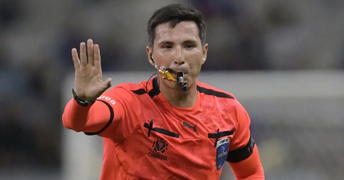 Kevin Ortega fue elegido por FIFA como uno de los árbitros principales para el Mundial 2026