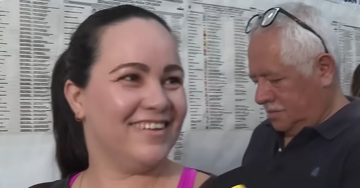 Cubana nacionalizada peruana se emociona al ser miembro de mesa y votar por primera vez por un presidente