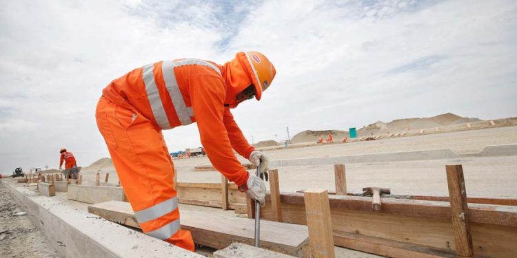 Trabajadores expuestos al sol deber�n pasar controles m�dicos obligatorios por la radiaci�n