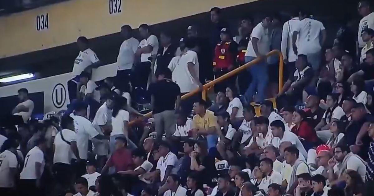 Hinchas de Universitario fueron captados abandonando el Monumental antes del final del partido