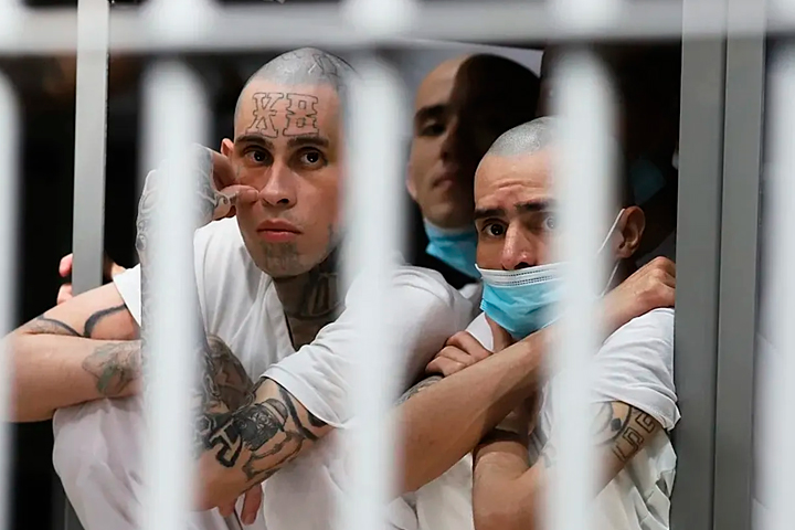 Menores recluidos tendrán una revisión de su condena tras 25 años de encarcelamiento.