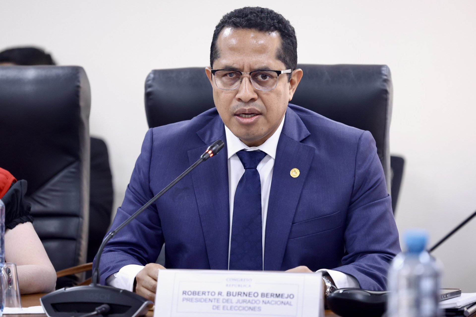Presidente del JNE, Roberto Burneo, declar� ante el Congreso este viernes 17 de abril.