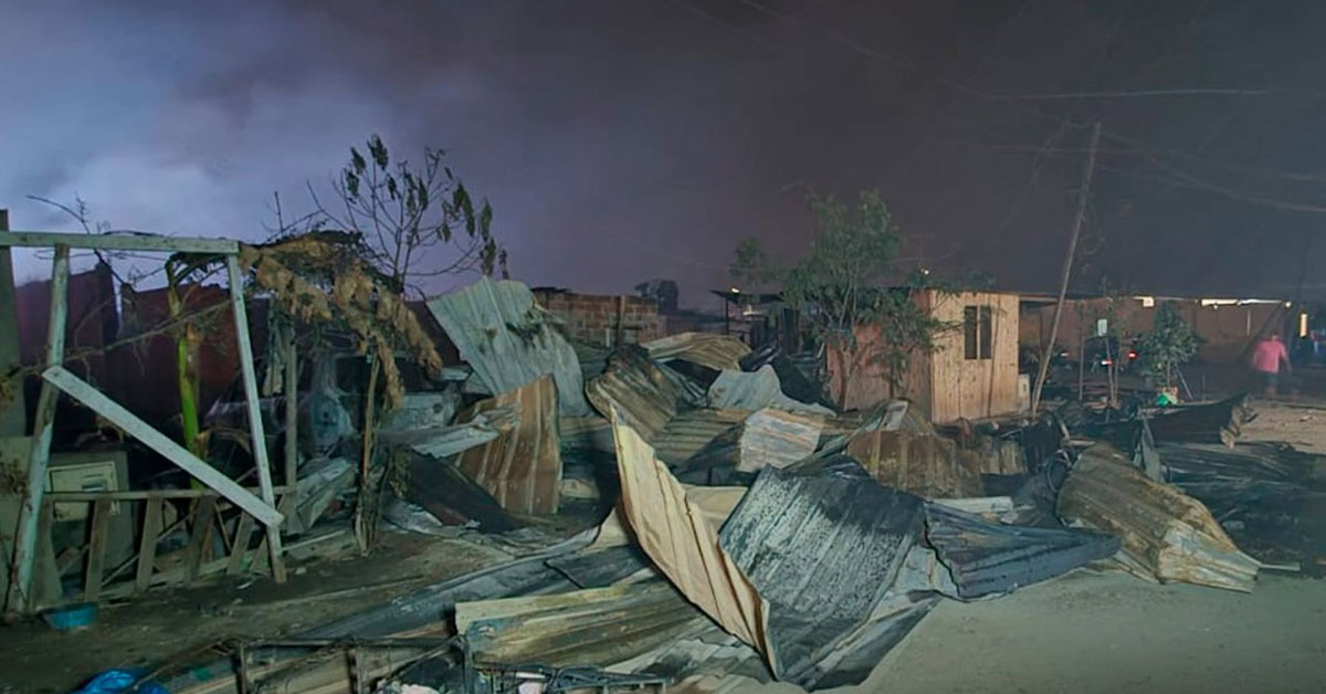 Carabayllo: Más de seis viviendas quedaron reducidas a cenizas luego de ser afectadas por gigantesco incendio