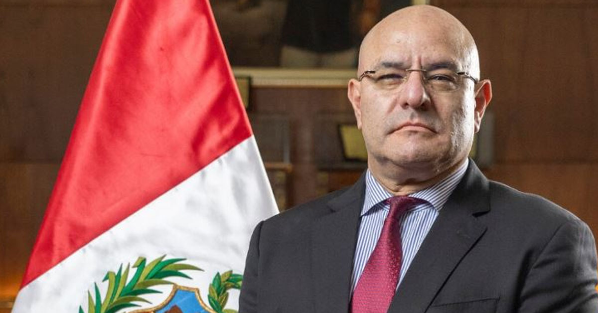 Carlos Díaz, ministro de Defensa, deja el cargo tras postergación de compra de aviones F-16 a EE.UU.