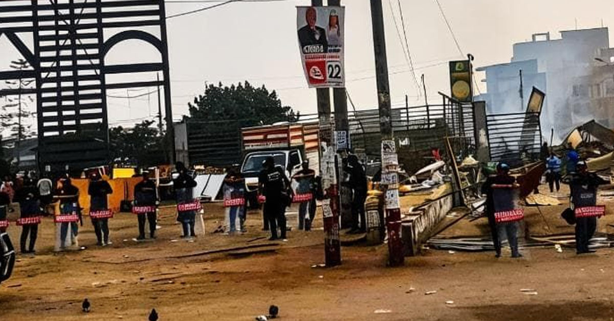 Caos en Puente Piedra: Comerciantes se resisten violentamente tras ser desalojados del mercado Tres Regiones