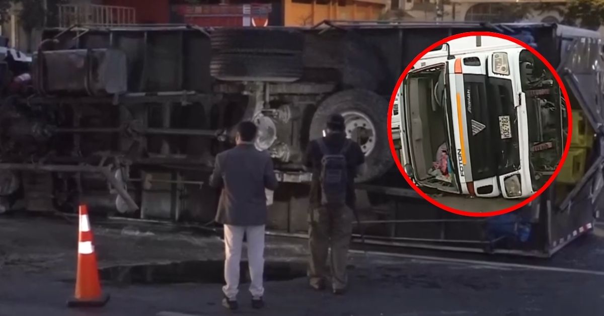 Camión con productos marinos se volcó en la Panamericana Sur: accidente de tránsito dejó un herido