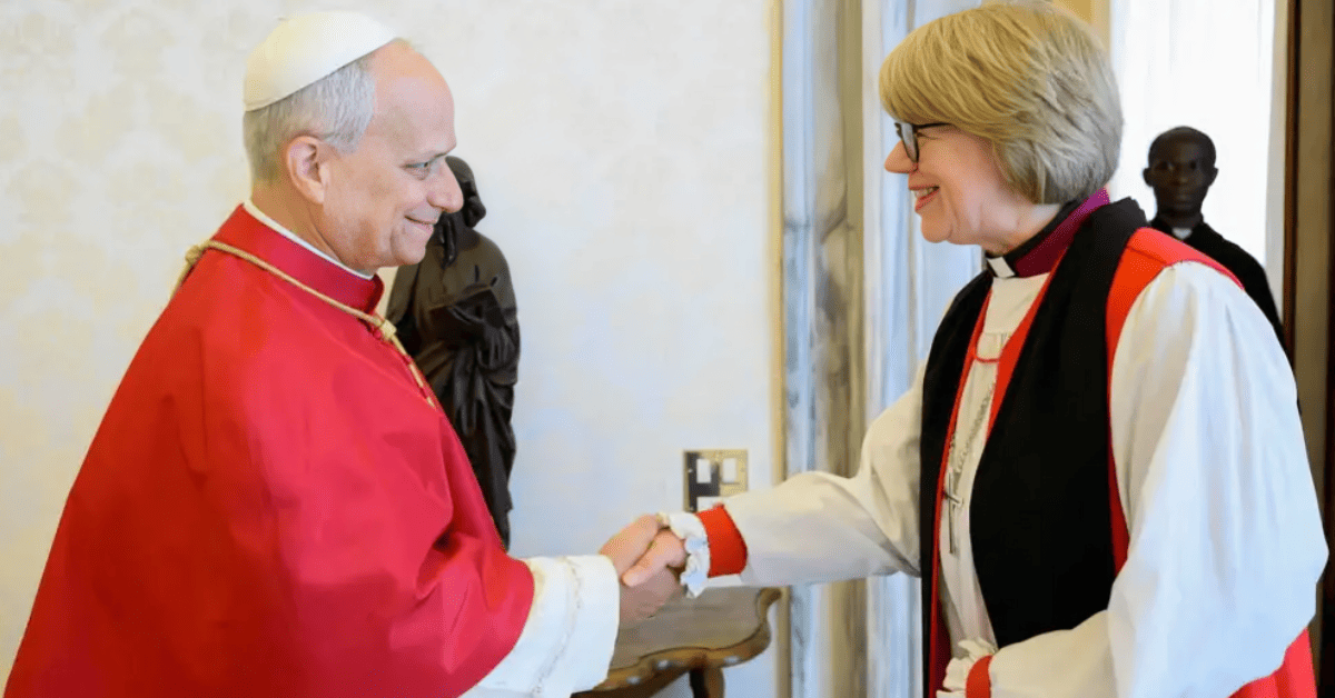 El papa León XIV recibió a la primera arzobispa de la Iglesia anglicana, Sarah Mullally, y rezaron juntos