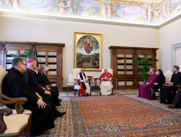 Le�n XIV y la jefa de la Iglesia Anglicana Sarah Mullally en el Vaticano