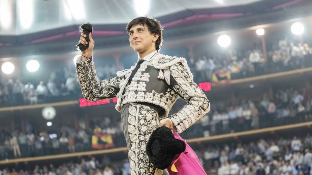 Torero Andrés Roca Rey recibe alta médica luego de ser embestido por un toro en España