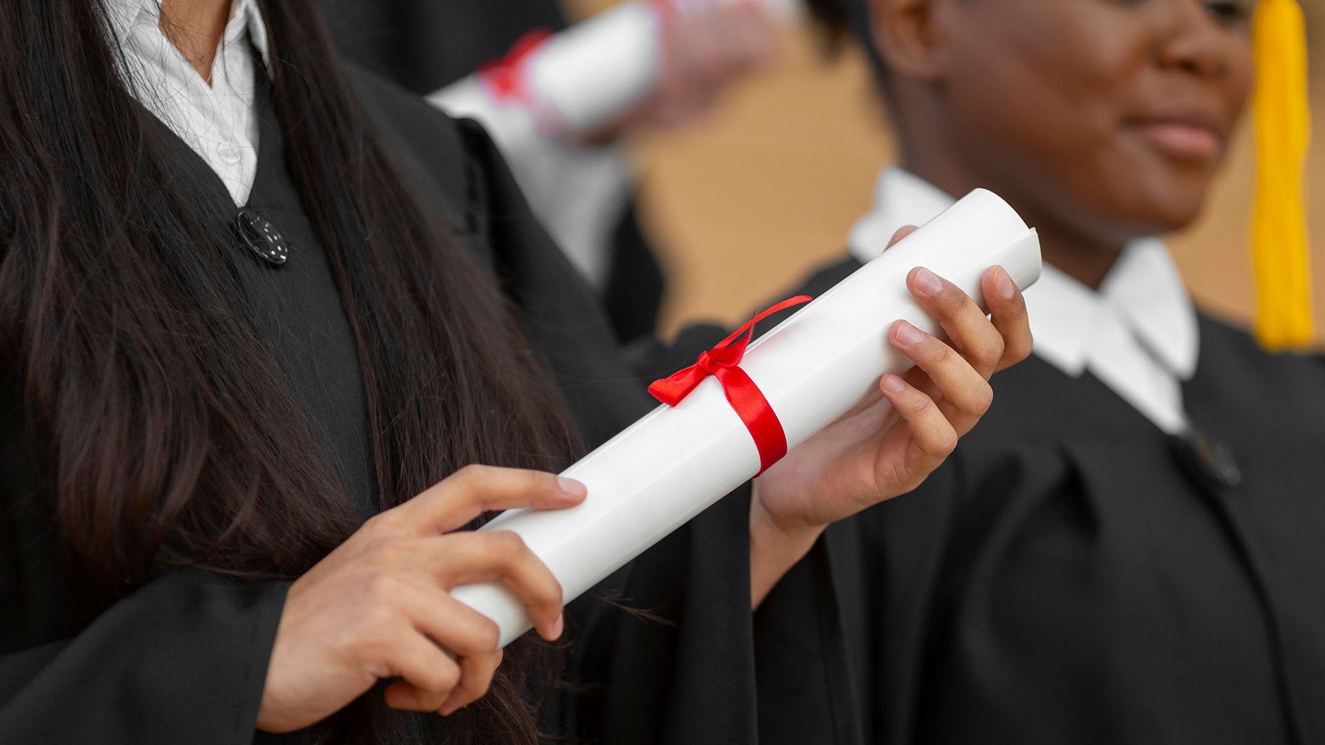 ¿Tienes título académico? Así puedes hacerlo válido en EE. UU. este 2026