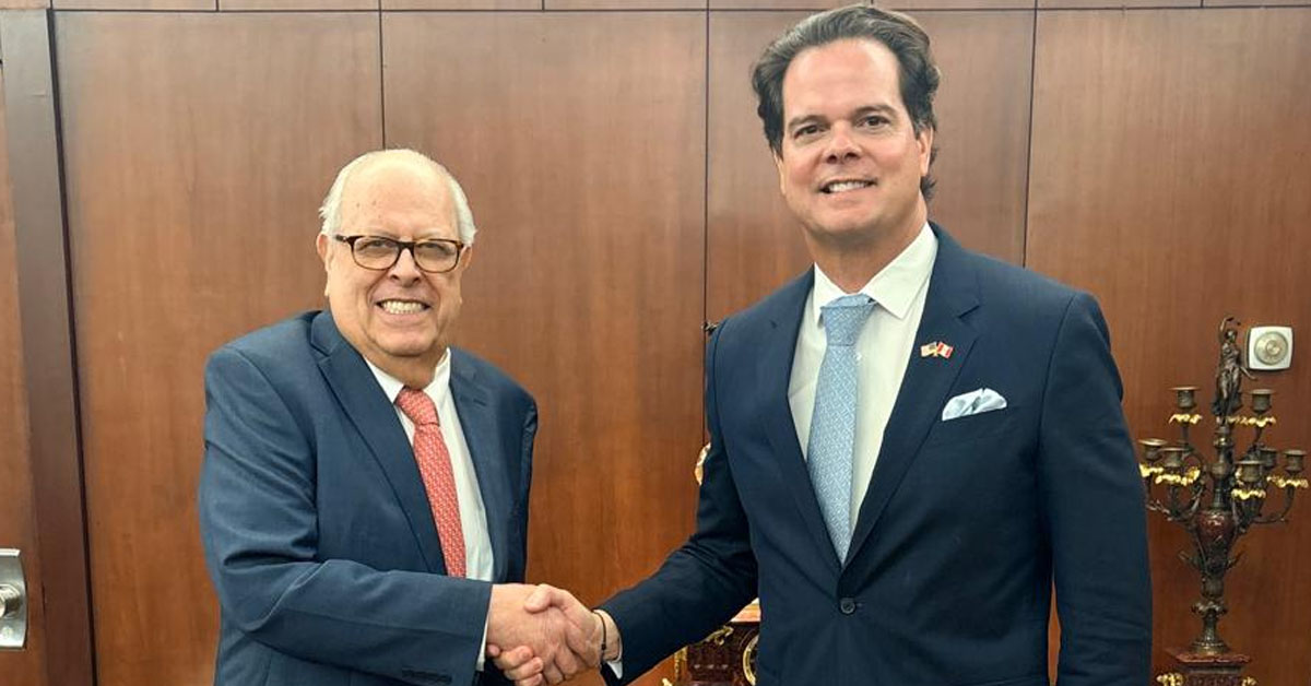 Embajador de EE.UU. en el Perú elogia el trabajo de Julio Velarde en el BCR: 