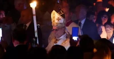 Hito en el Vaticano: Papa Le�n XIV oficia la primera Vigilia Pascual de su Ponti