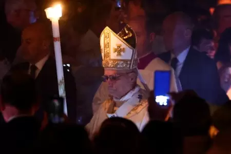 Hito en el Vaticano: Papa Le�n XIV oficia la primera Vigilia Pascual de su Ponti
