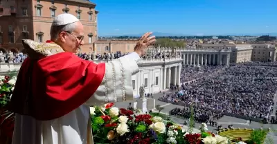 El Papa Le�n XIV durante su mensaje de Pascua "Urbi et Orbi" desde el Vaticano.