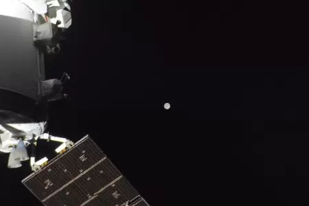 Foto de la cara oculta de la Luna tomada por la misi�n Artemis II