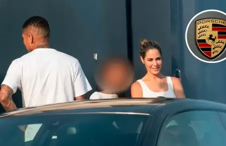 Paolo Guerrero y Ana Paula Consorte en concesionario de lujo.