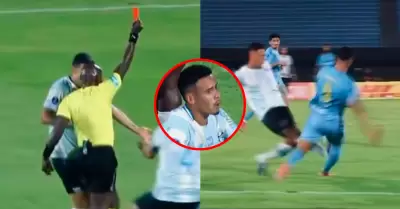 Jugador peruano casi es expulsado tras falta anulada por el VAR.
