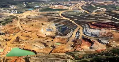 Minen anuncia postergaci�n del Proyecto T�a Mar�a y nueva evaluaci�n.