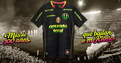 Universitario present� su nueva indumentaria para la actual temporada.