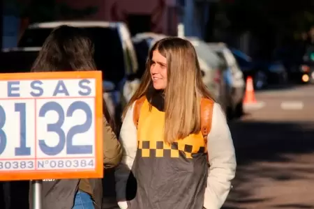 Peruanos en el exterior contin�an comicios.