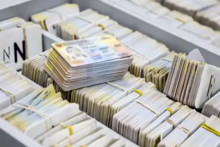 Reniec ampl�a atenci�n HOY domingo 12 de abril