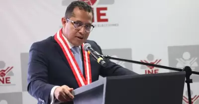 El titular del JNE se disculp� por los inconvenientes que vienen dificultando el
