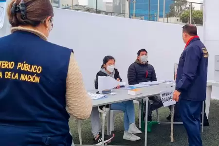 Fiscal�a supervisa incidencias por demora de material electoral.