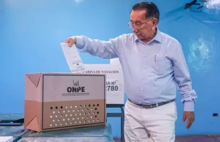 Elecciones 2026: Presidente Jos� Mar�a Balc�zar vot� en Chiclayo.