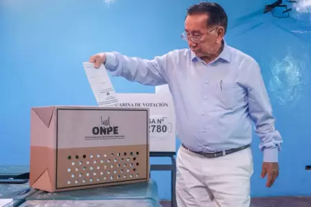 Elecciones 2026: Presidente Jos� Mar�a Balc�zar vot� en Chiclayo.