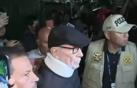 Ricardo Belmont reaparece con collar�n cervical tras no acudir a votar