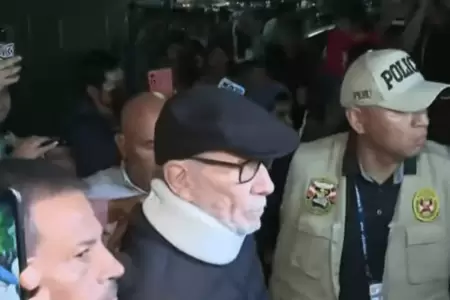 Ricardo Belmont reaparece con collar�n cervical tras no acudir a votar