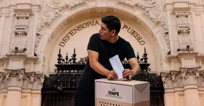 La Defensor�a del Pueblo felicit� decisi�n del JNE.