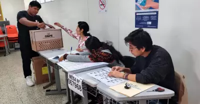 Locales de votaci�n en Lima sur reciben a votantes que no sufragaron el 12 de ab