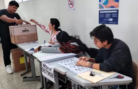 Locales de votaci�n en Lima sur reciben a votantes que no sufragaron el 12 de ab