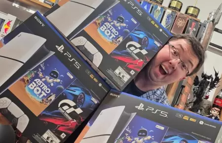 Phillip Chu Joy regala PS5 a miembros de mesa