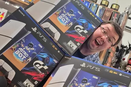 Phillip Chu Joy regala PS5 a miembros de mesa