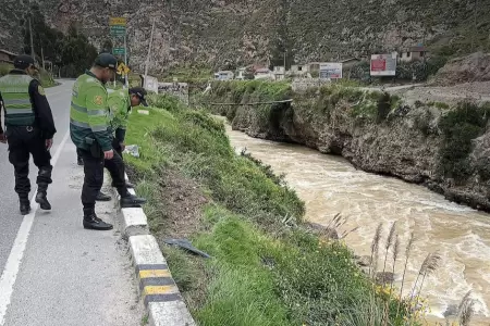 Familia entera pierde la vida al caer a r�o cuando iba a votar