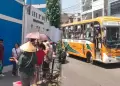 Chofer se baja para ir a votar y deja a pasajeros esperando en el bus: "�Voto responsable?"