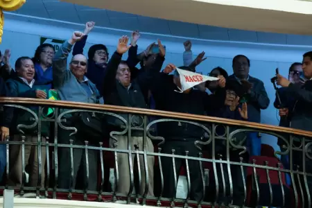 Maestros jubilados recibir�n una pensi�n equivalente al sueldo m�nimo.