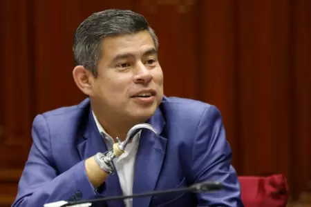 Luis Galarreta Velarde.